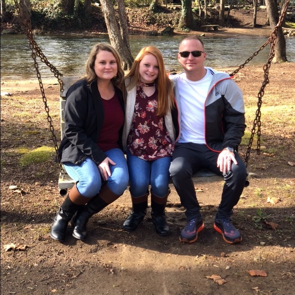 Meet your Posher, Nikki - Picture 1 of 1